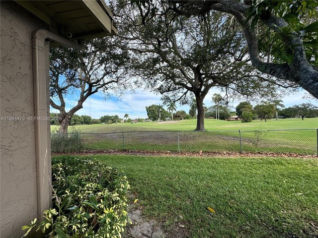 2001 S Saint Andrews Rd 121, Hollywood, FL 33021