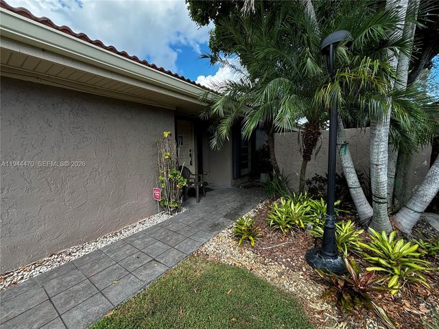 2001 S Saint Andrews Rd 121, Hollywood, FL 33021