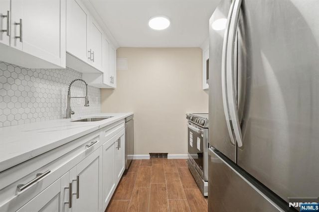 234 Columbia Avenue 19, Fort Lee, NJ 07024