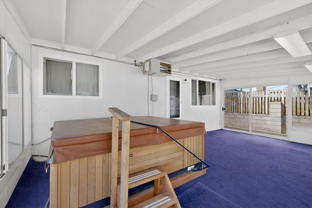 9605 Dona Marguerita Avenue NE, Albuquerque, NM 87111