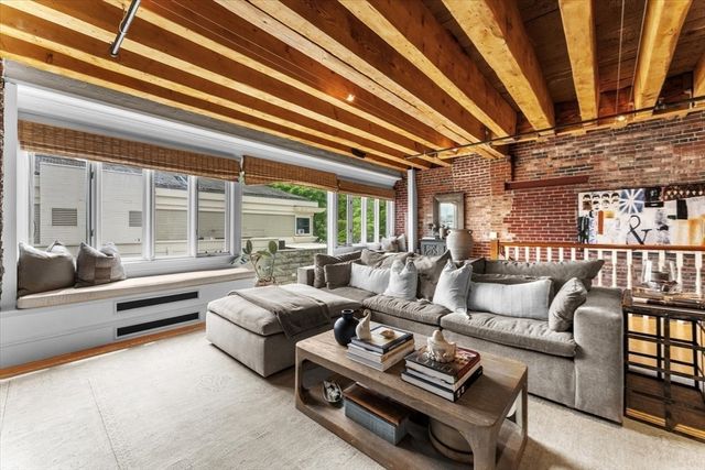 36 Commercial Wharf 2, Boston, MA 02110