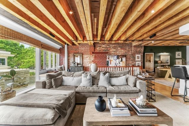 36 Commercial Wharf 2, Boston, MA 02110