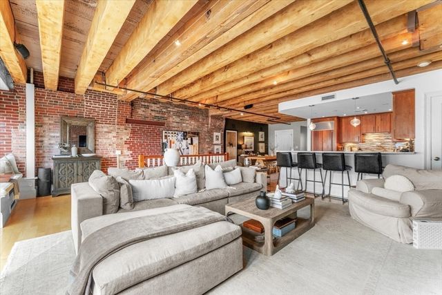 36 Commercial Wharf 2, Boston, MA 02110