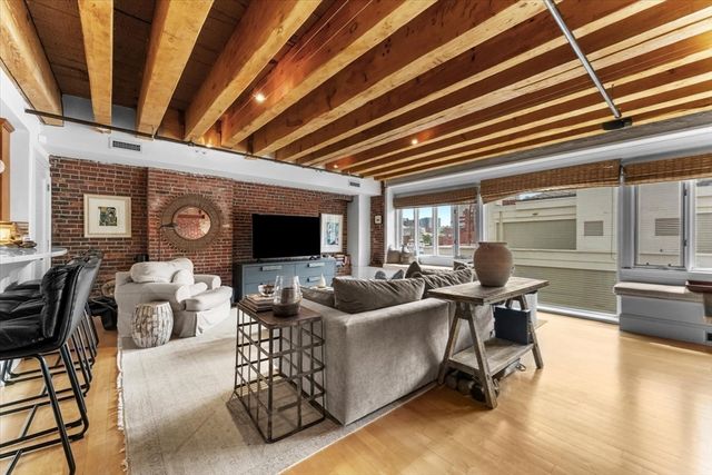 36 Commercial Wharf 2, Boston, MA 02110