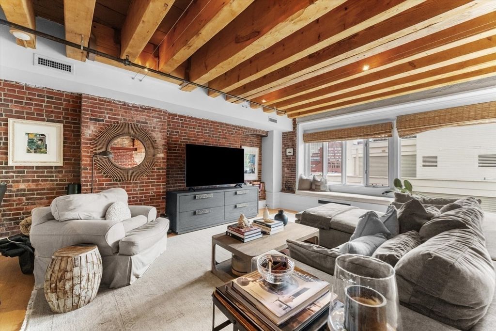 36 Commercial Wharf 2, Boston, MA 02110