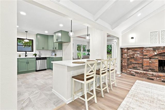 838 NW 69 th Place, Kansas City, MO 64118