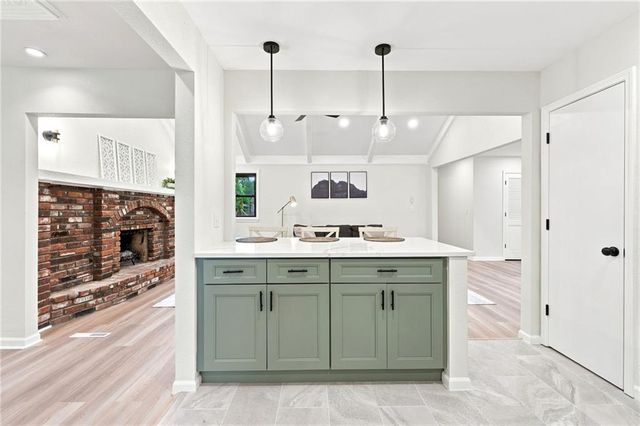 838 NW 69 th Place, Kansas City, MO 64118