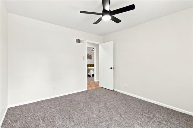 838 NW 69 th Place, Kansas City, MO 64118