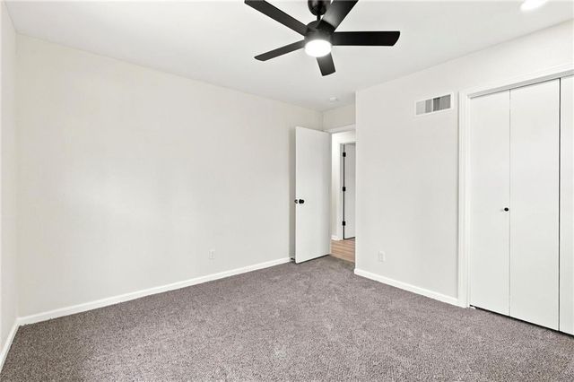 838 NW 69 th Place, Kansas City, MO 64118