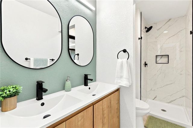 838 NW 69 th Place, Kansas City, MO 64118
