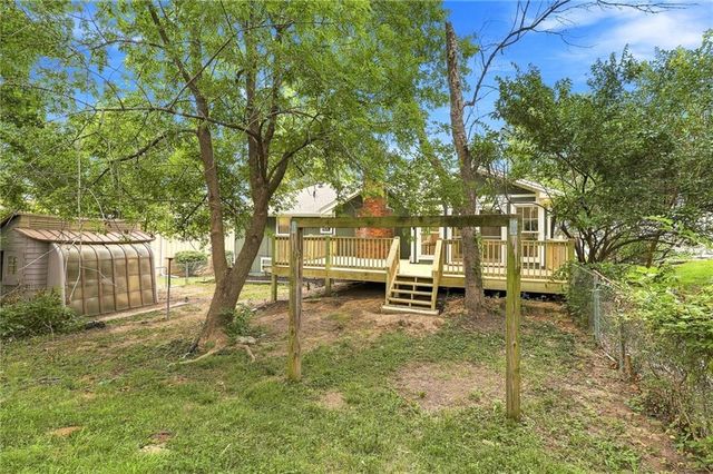838 NW 69 th Place, Kansas City, MO 64118