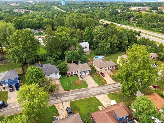 838 NW 69 th Place, Kansas City, MO 64118