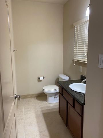 1607 Bass Street D, Houston, TX 77007