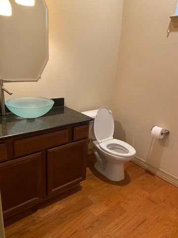 1607 Bass Street D, Houston, TX 77007