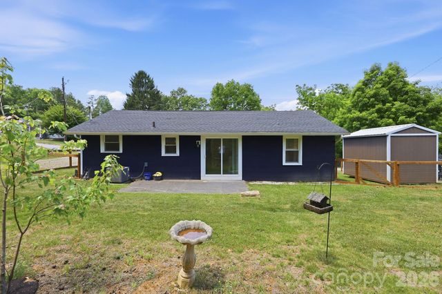 197 Mulberry Street, Clyde, NC 28721