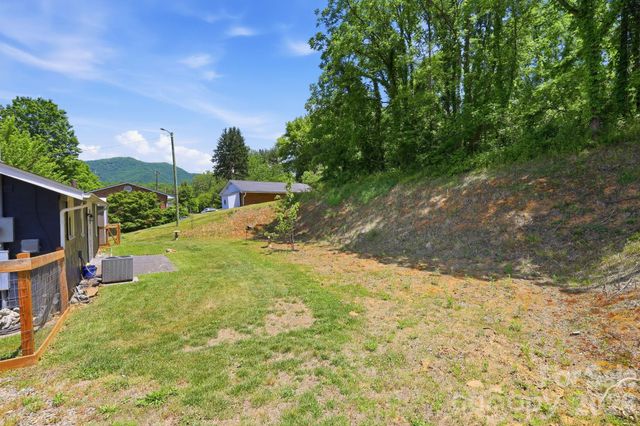 197 Mulberry Street, Clyde, NC 28721