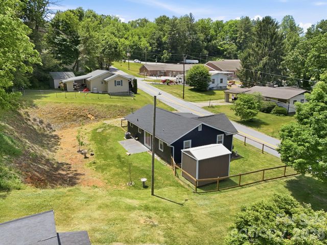 197 Mulberry Street, Clyde, NC 28721