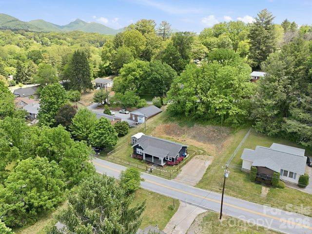 197 Mulberry Street, Clyde, NC 28721