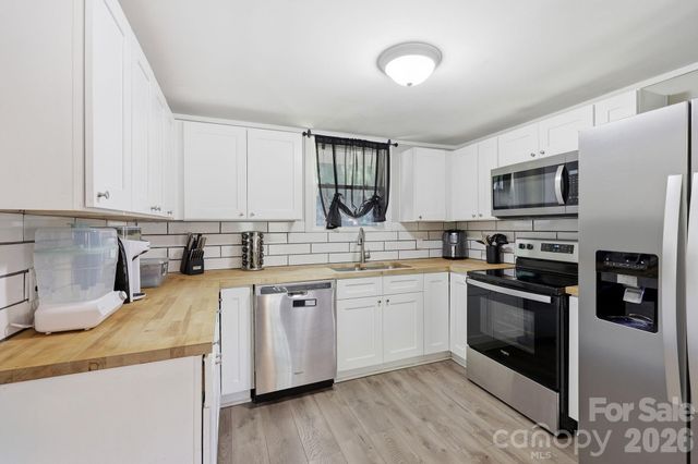 197 Mulberry Street, Clyde, NC 28721