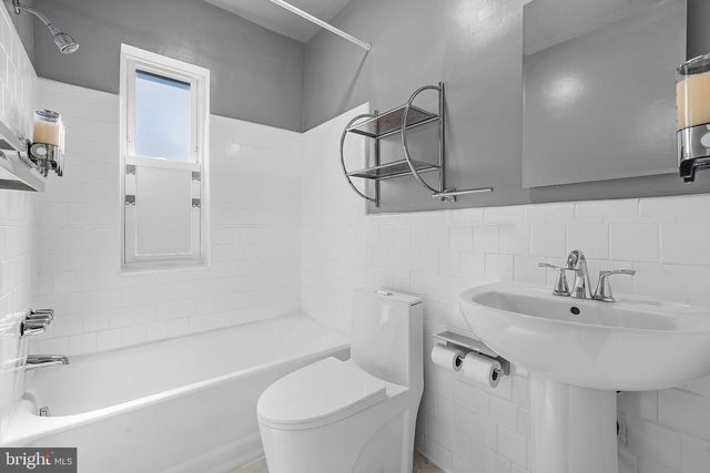 3417 BAKER ST NE, Washington, DC 20019