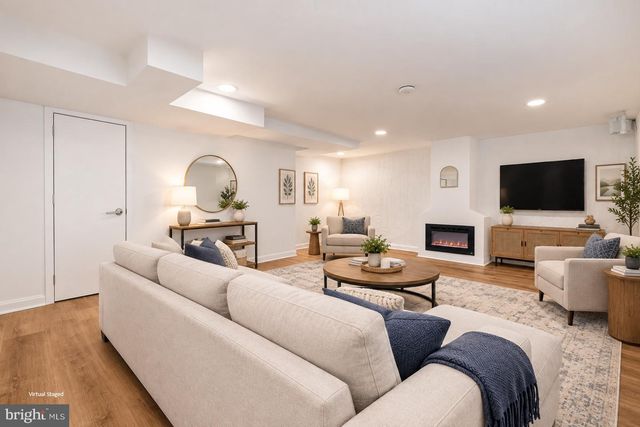3417 BAKER ST NE, Washington, DC 20019