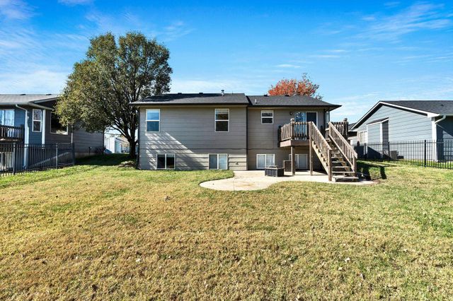 1825 E Summerwood St, Goddard, KS 67052