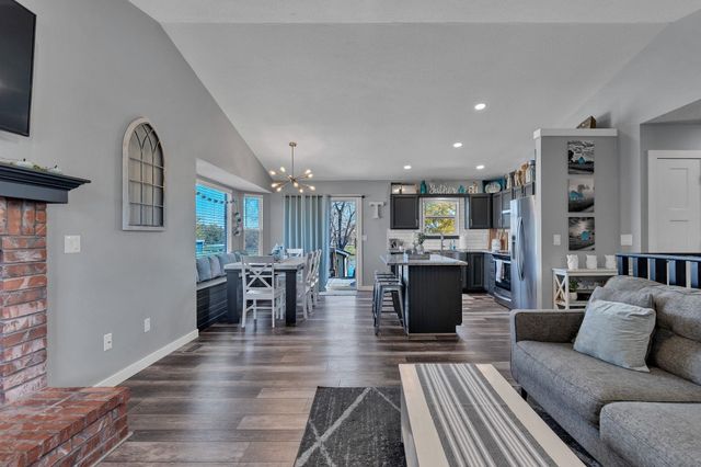 1825 E Summerwood St, Goddard, KS 67052