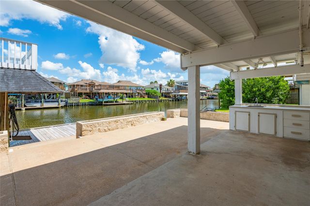920 Bonita Street, Bayou Vista, TX 77563