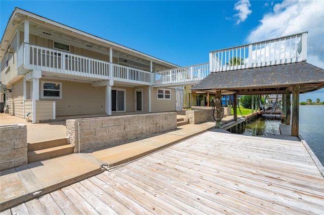 920 Bonita Street, Bayou Vista, TX 77563