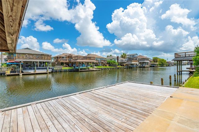 920 Bonita Street, Bayou Vista, TX 77563
