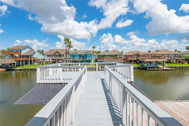 920 Bonita Street, Bayou Vista, TX 77563