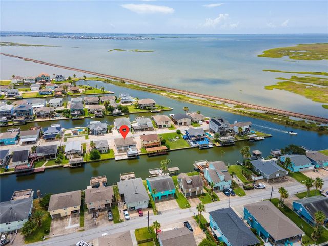 920 Bonita Street, Bayou Vista, TX 77563