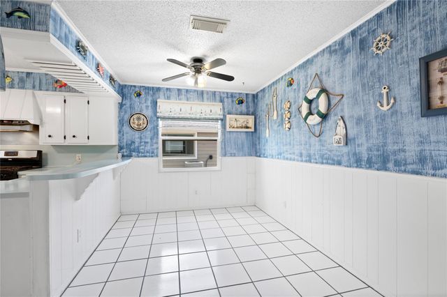 920 Bonita Street, Bayou Vista, TX 77563