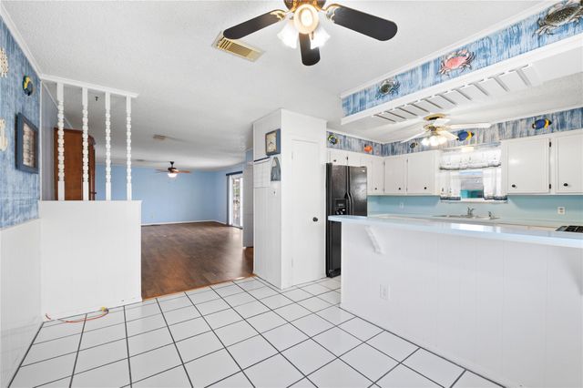 920 Bonita Street, Bayou Vista, TX 77563