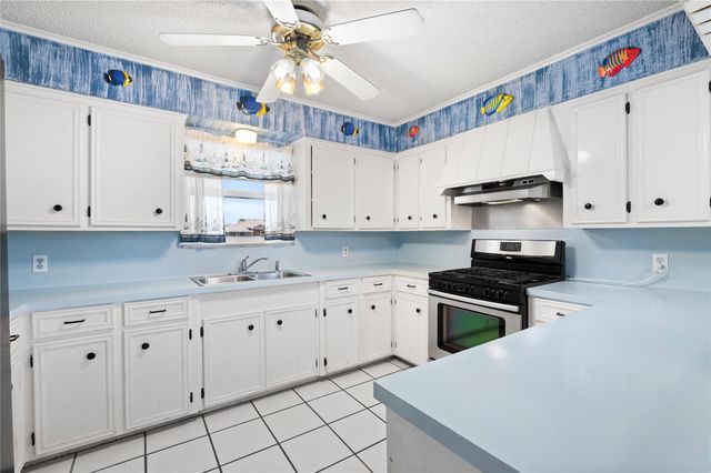 920 Bonita Street, Bayou Vista, TX 77563