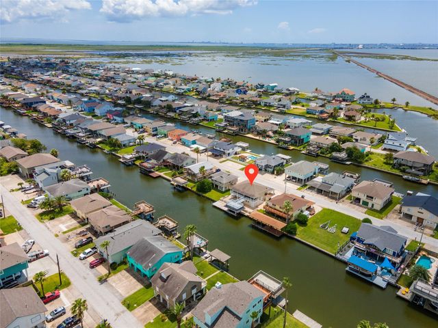 920 Bonita Street, Bayou Vista, TX 77563