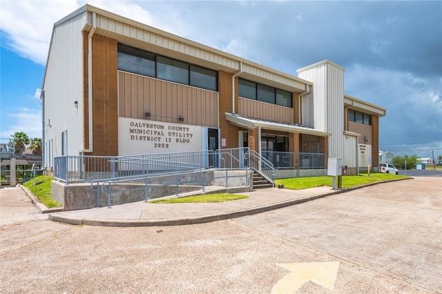 920 Bonita Street, Bayou Vista, TX 77563