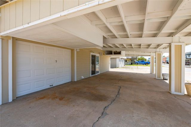 920 Bonita Street, Bayou Vista, TX 77563