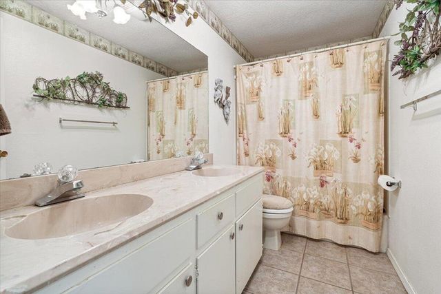 421 Lakewood Drive, Noel, MO 64854