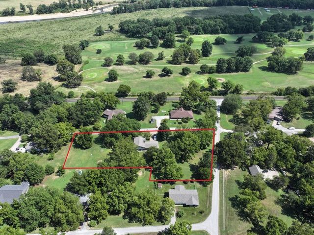 421 Lakewood Drive, Noel, MO 64854