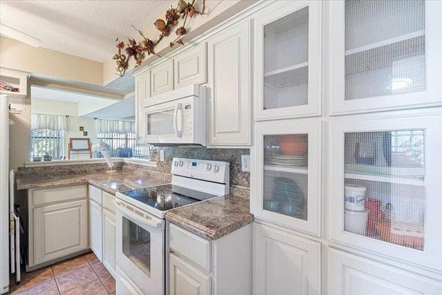 421 Lakewood Drive, Noel, MO 64854