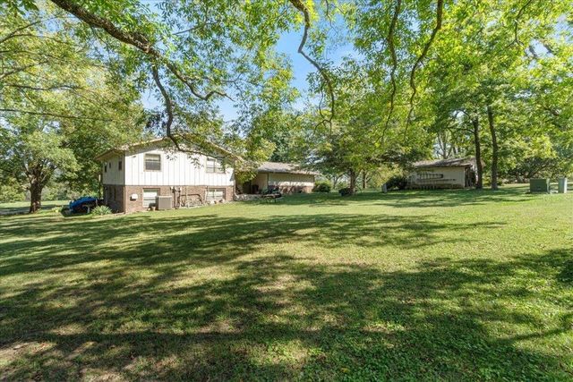421 Lakewood Drive, Noel, MO 64854