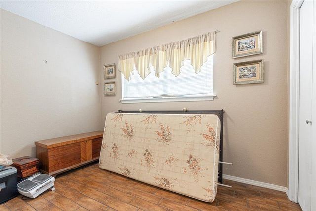 421 Lakewood Drive, Noel, MO 64854