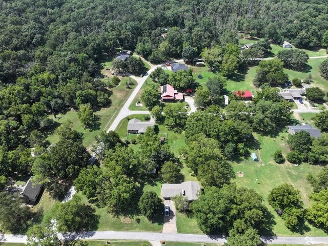 421 Lakewood Drive, Noel, MO 64854