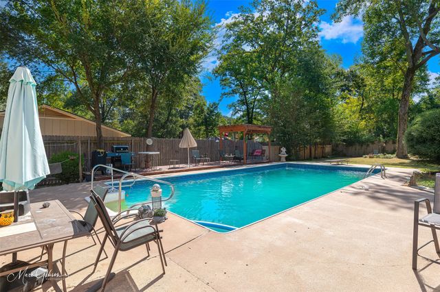 8102 Dogwood Trail, Haughton, LA 71037