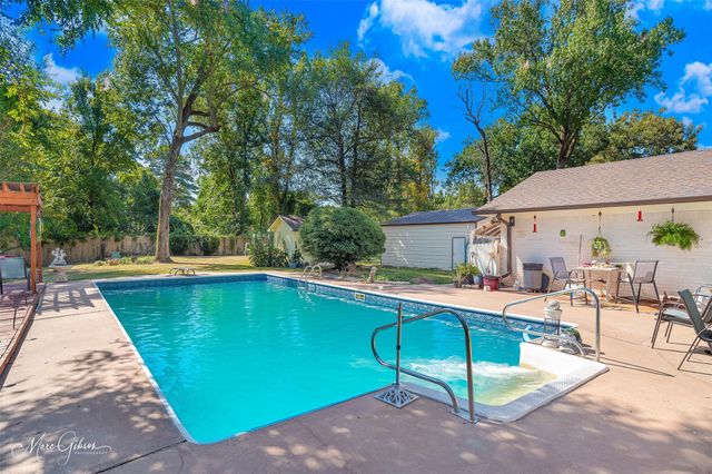 8102 Dogwood Trail, Haughton, LA 71037
