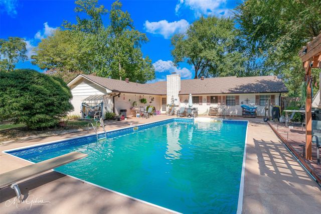 8102 Dogwood Trail, Haughton, LA 71037