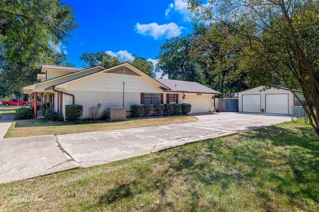 8102 Dogwood Trail, Haughton, LA 71037