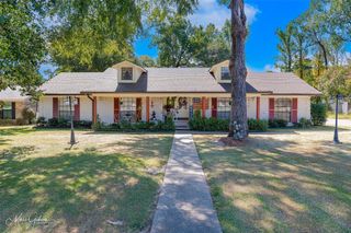 8102 Dogwood Trail, Haughton, LA 71037