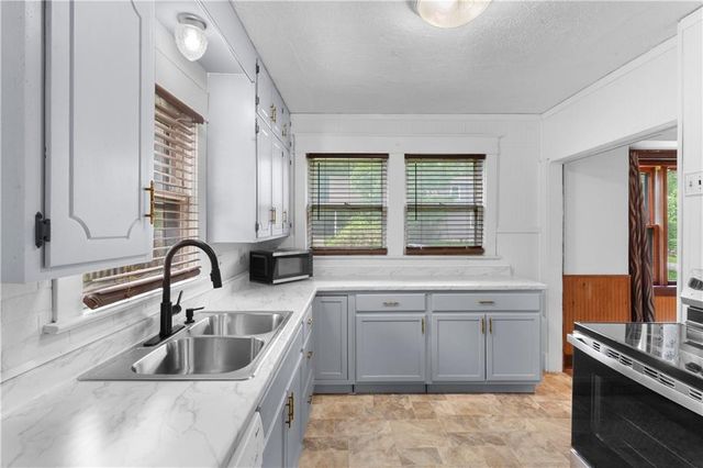 841 S Leslie Avenue, Independence, MO 64050
